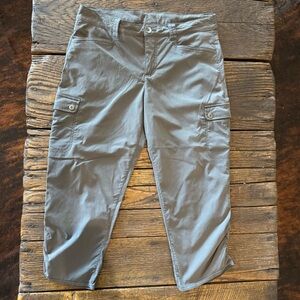 Eddie Bauer Gray Cargo Capri Pants Womens Size 8